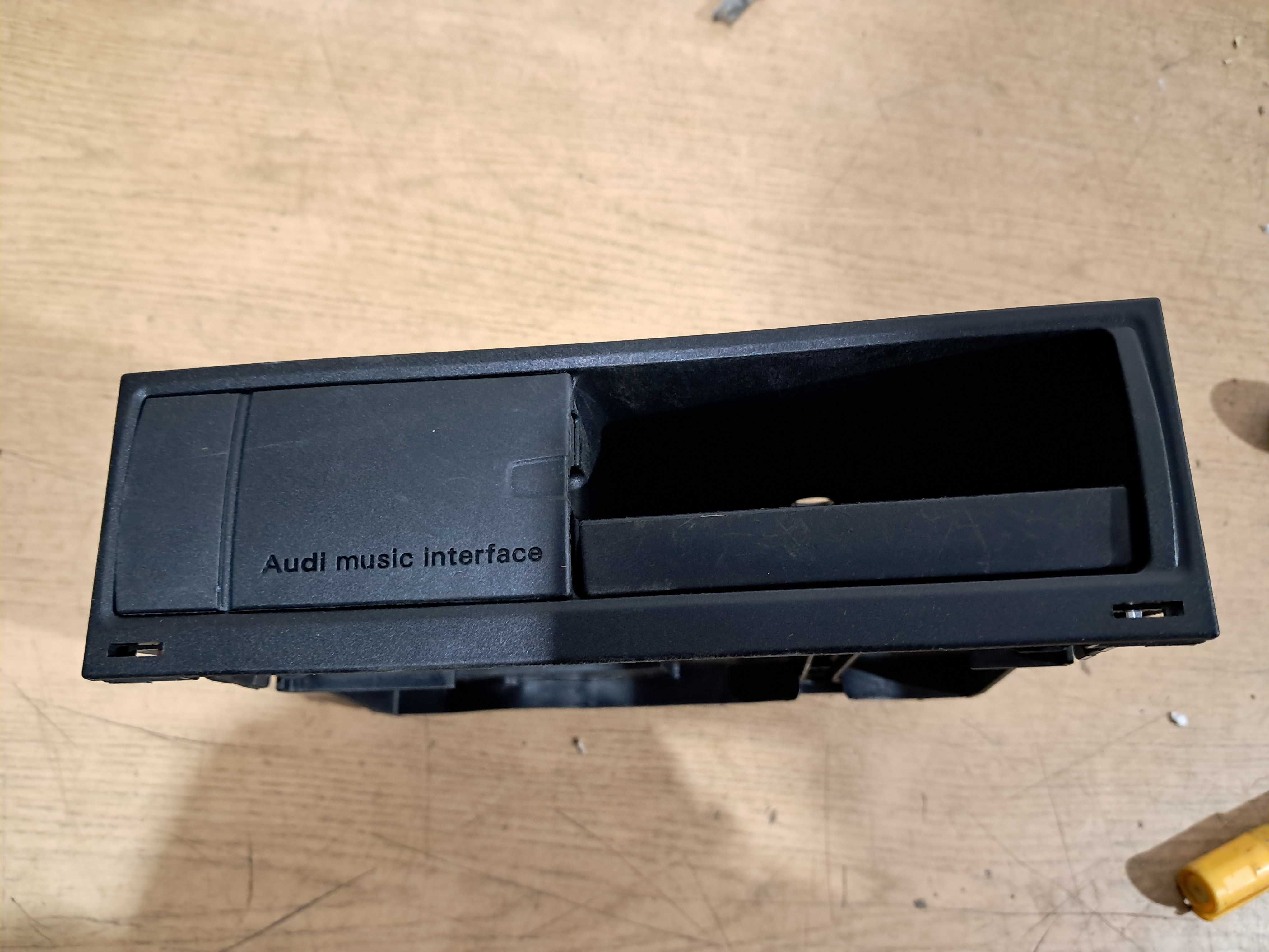 Moduł sterownik czytnik interface AUDI A4 B8 A5 8T Q5