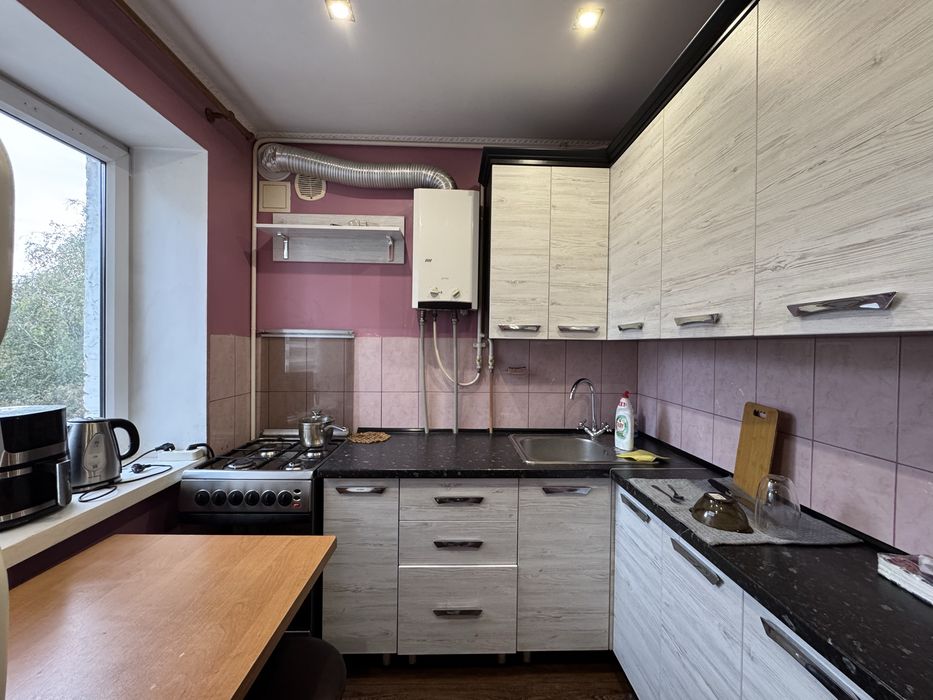 Здам в оренду кімнату для дівчини, р-н Чайки (вул. Князя Романа)