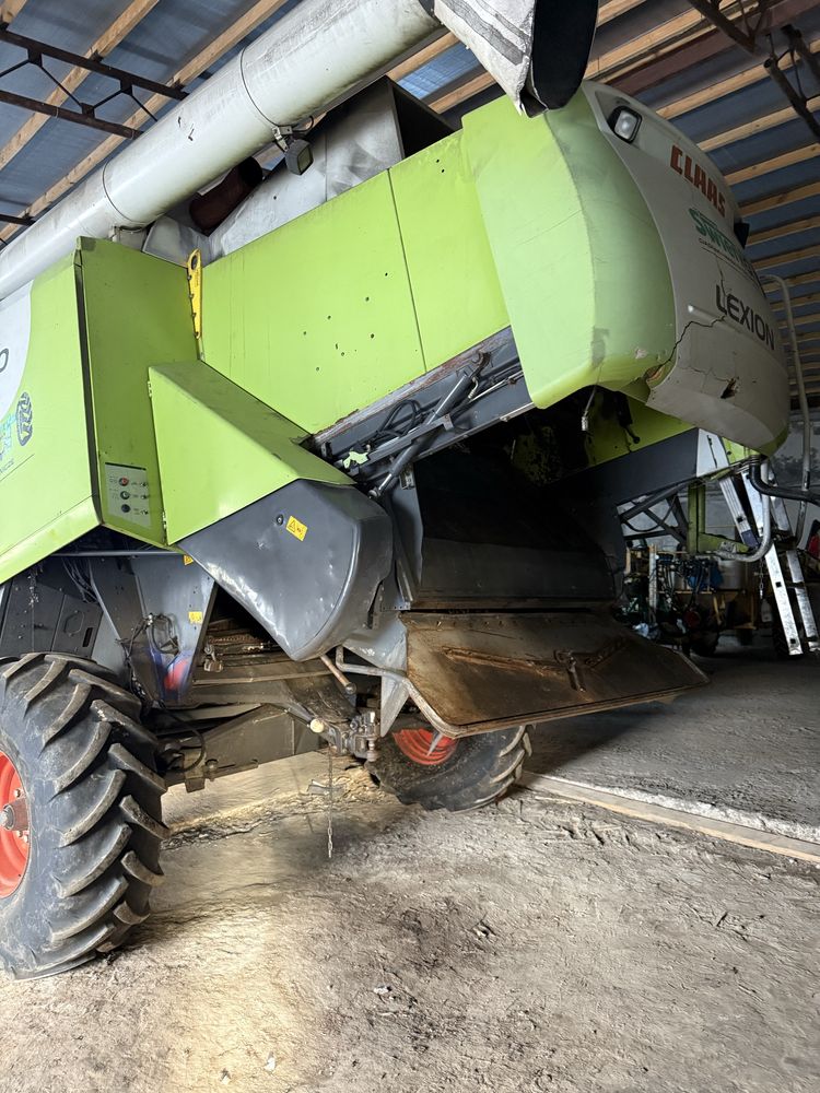Комбайн зерновий claas lexion580