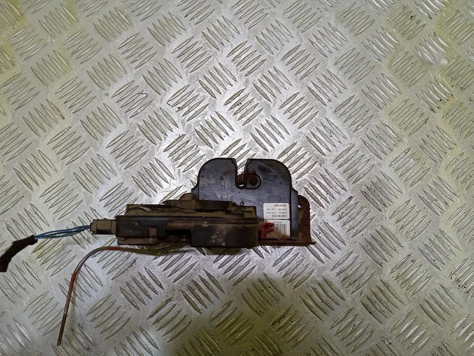 Замок кришки двері багажника Mercedes Vito W639 Вито 639