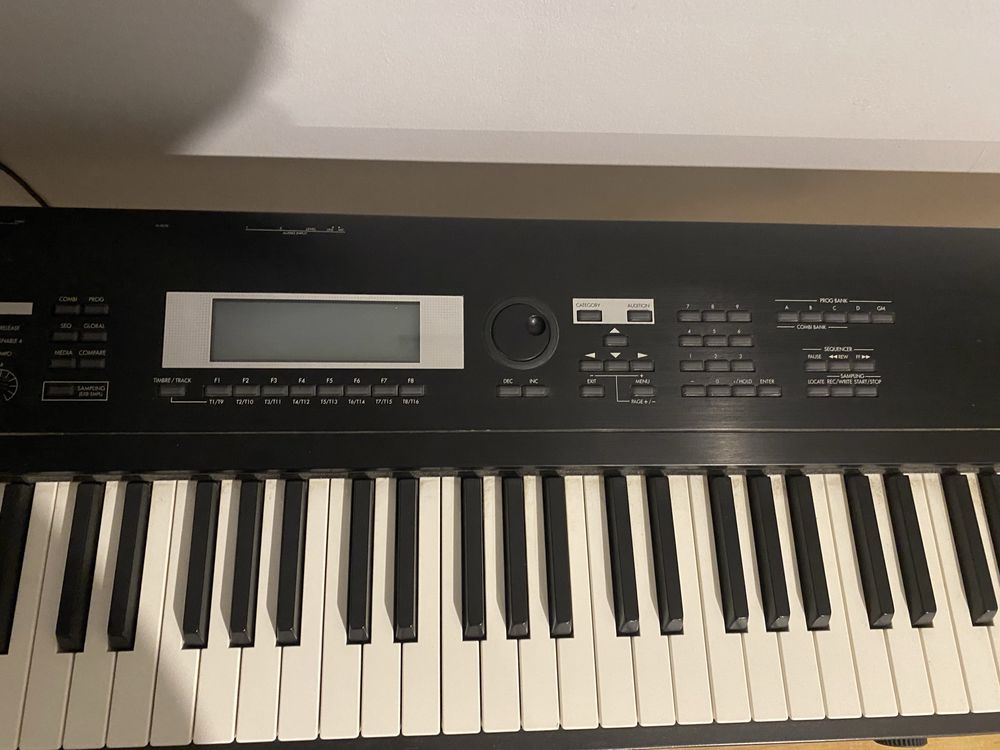 KORG TR 88 klawiszy