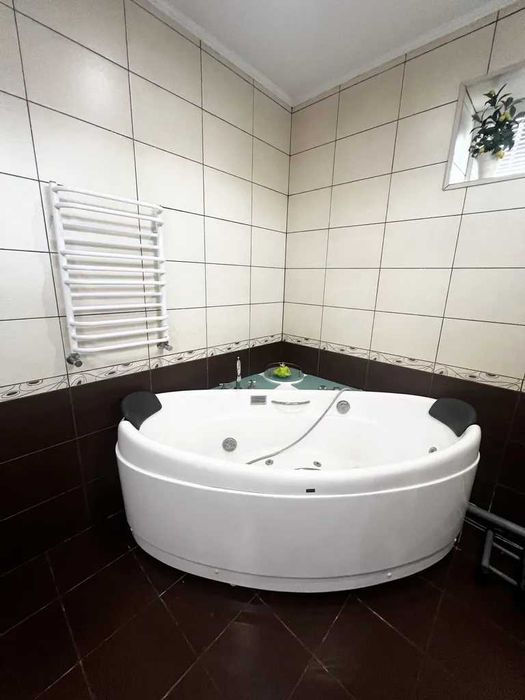 Продам 2 этажный дом в Березановке на левом берегу