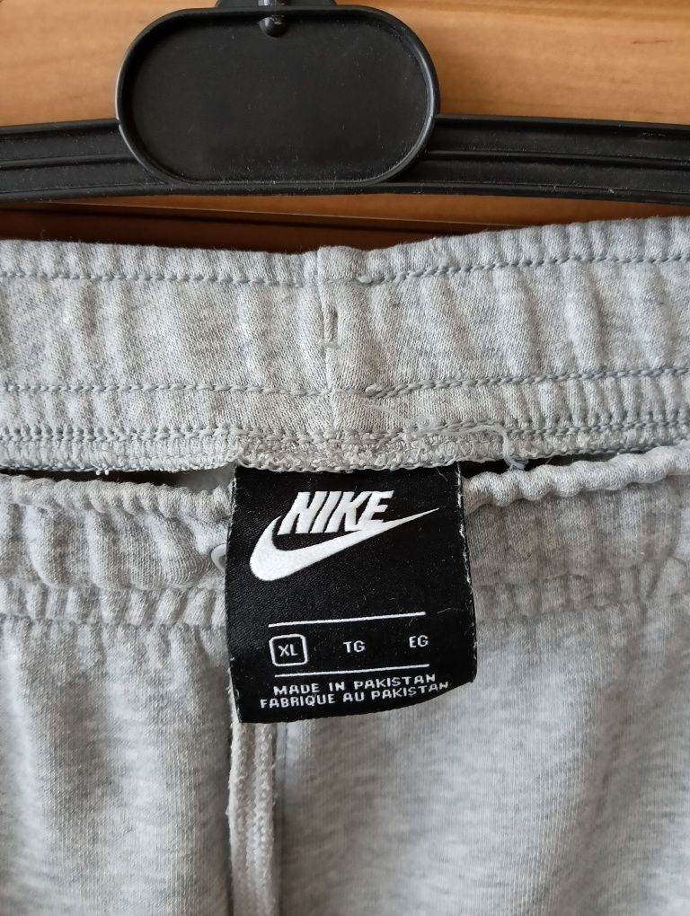 Dresy Nike rozmiar xl