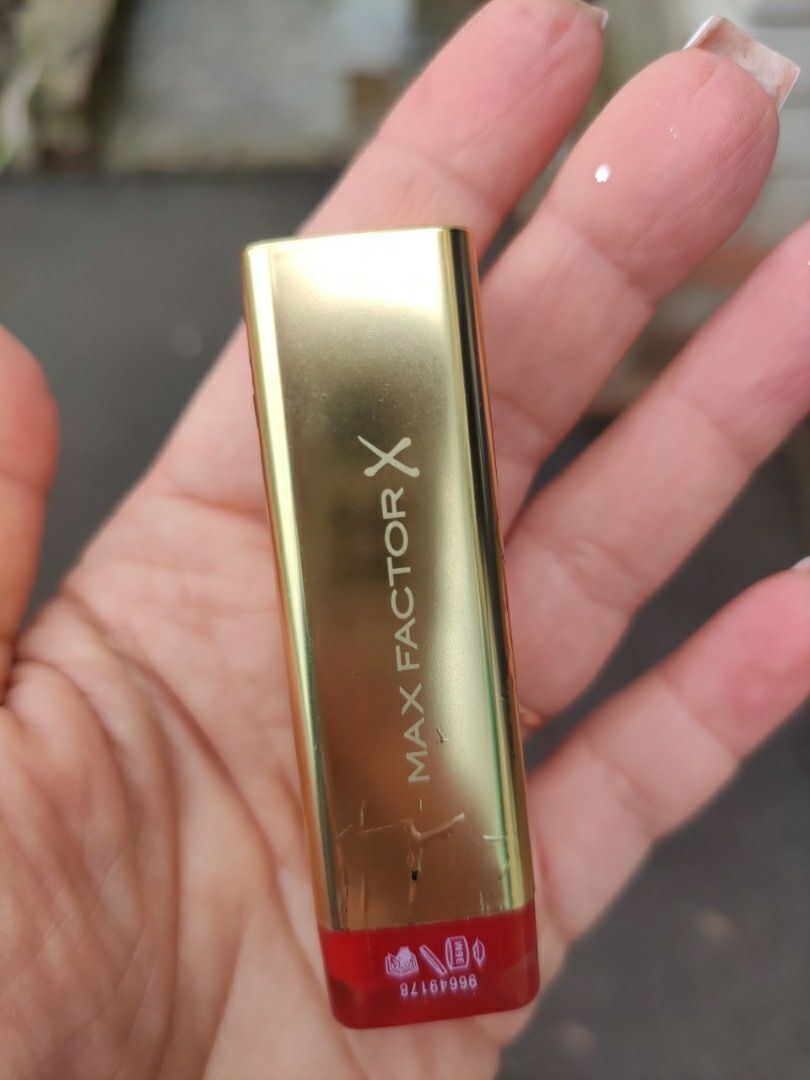 Помада max factor cherry червона