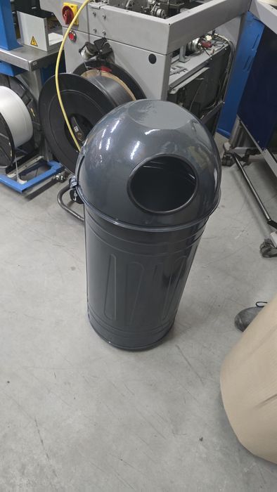 Pojemnik na śmieci, Kosz!