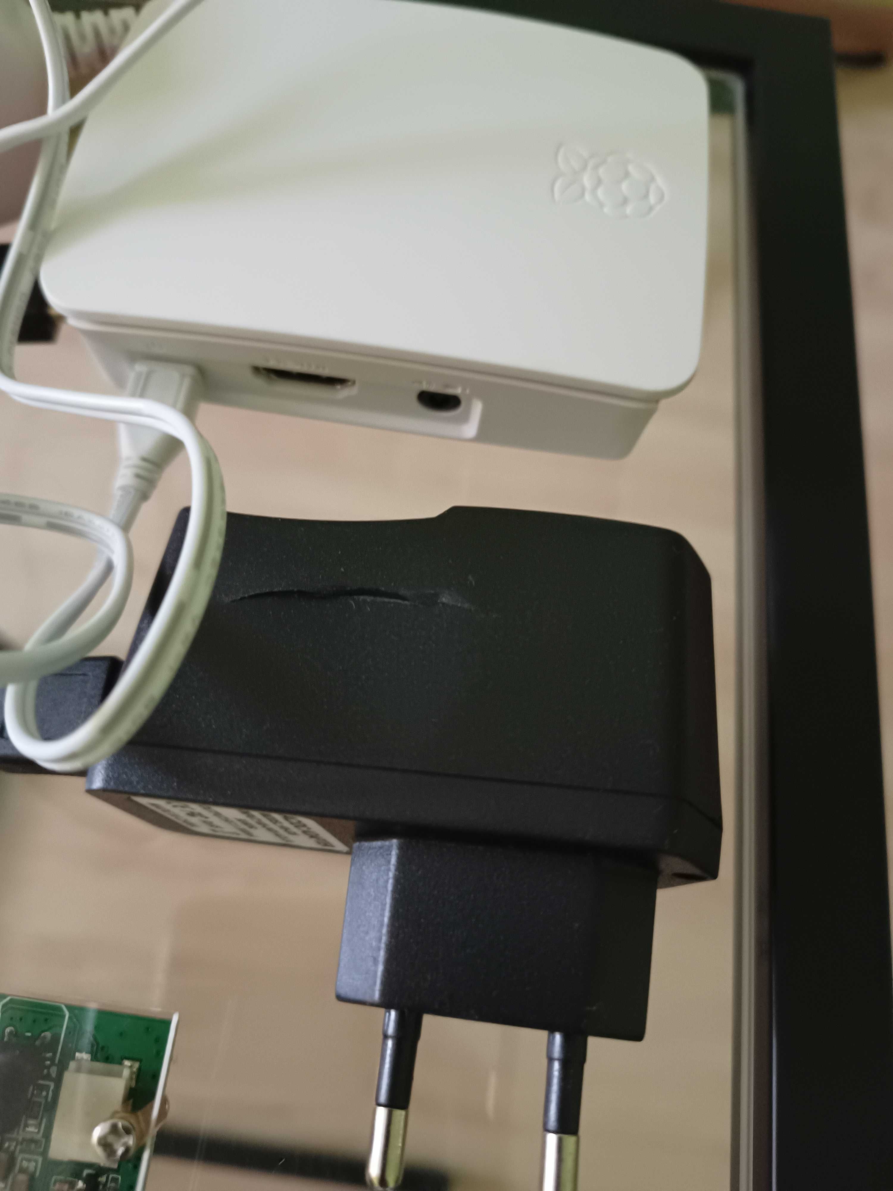 Ekran LCD TFT 10,1' klawiatura etui do Raspberry Pi 3+, 3, 2, B+