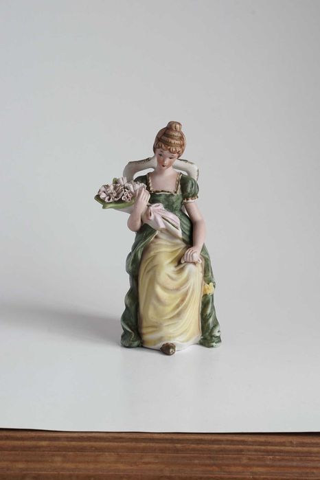 Figuras em Porcelana