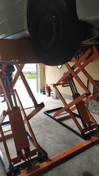 Подъемник ножничный встраиваемый 3-3.5т Well Kraft 301MS/305MS