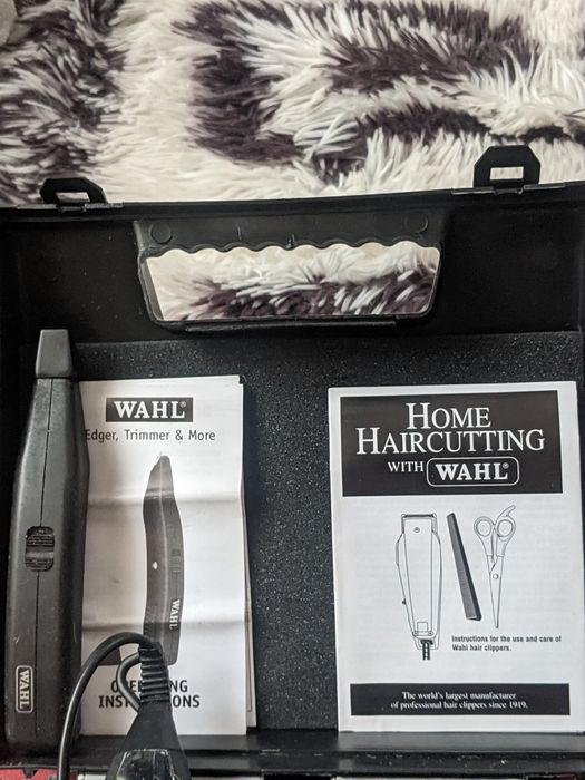 машинка  Wahl в кейсі 

Д