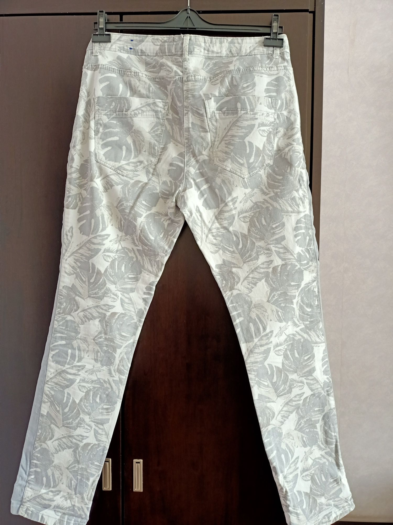 Фирменные летние котоновые брюки Cecil 48-50