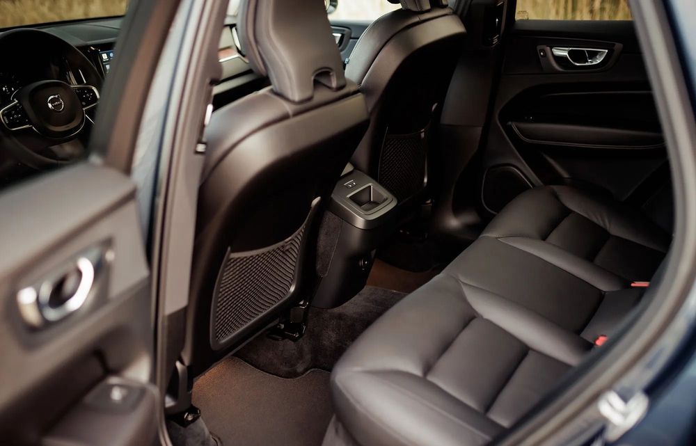 Volvo XC60 B5 AWD Plus Dark