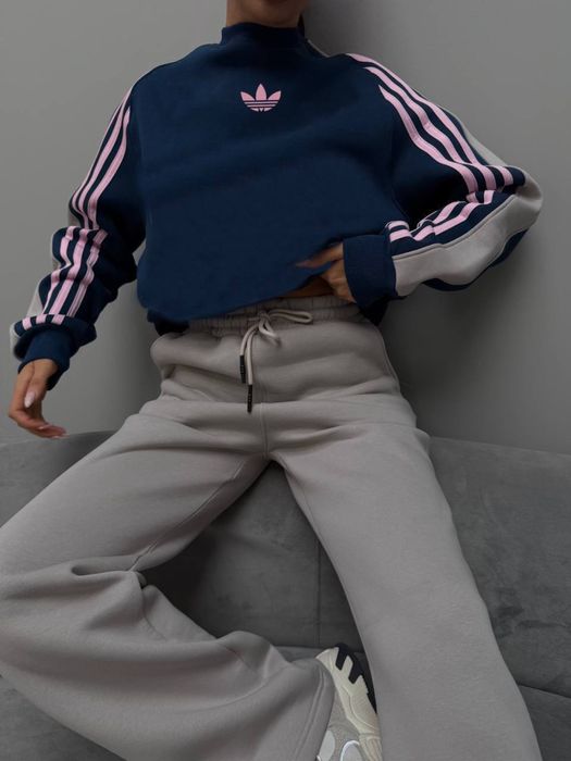 Жіночий теплий костюм