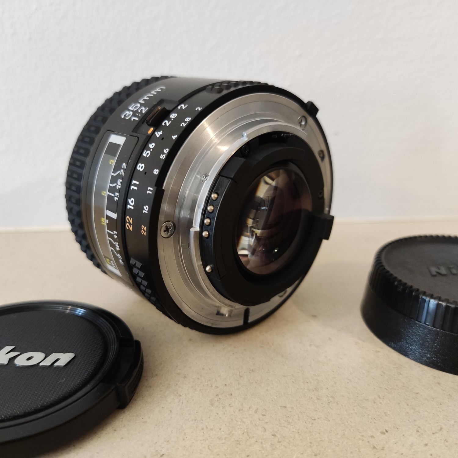 Lente grande angular - Nikon Nikkor 35mm 1/2 Ø 52mm (Nikon FX)