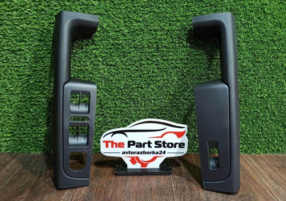 Ручка накладка передніх дверей під кнопки склопідйомника Шкода Суперб
