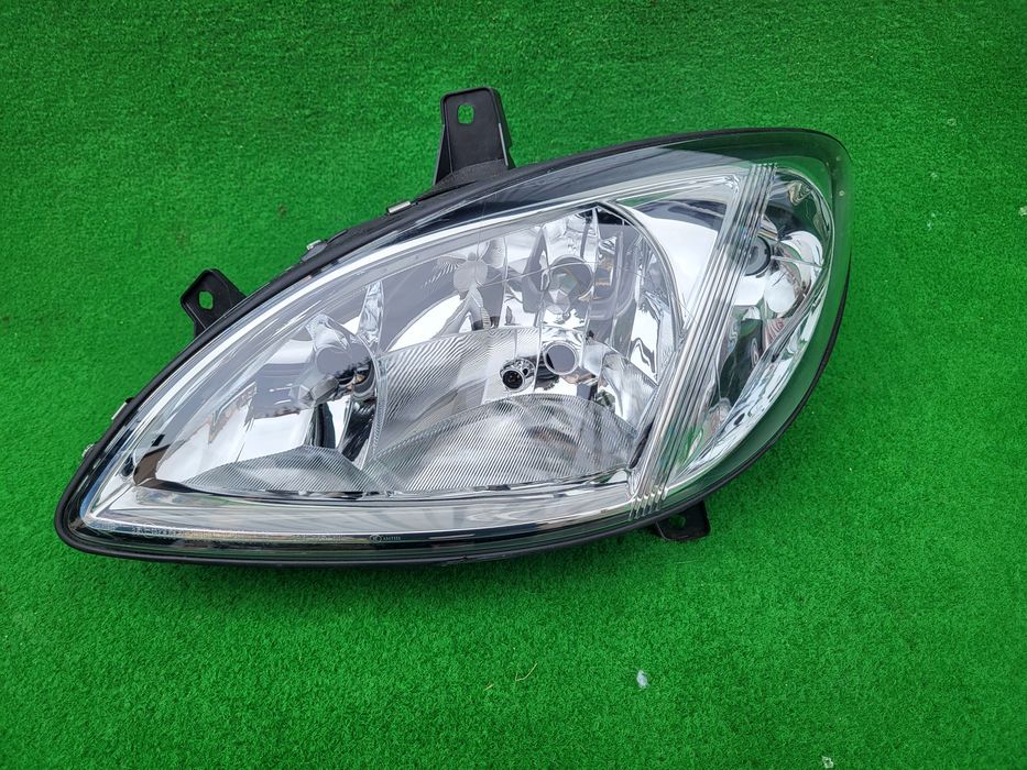 Mercedes W639 Vito lampa lewa przód