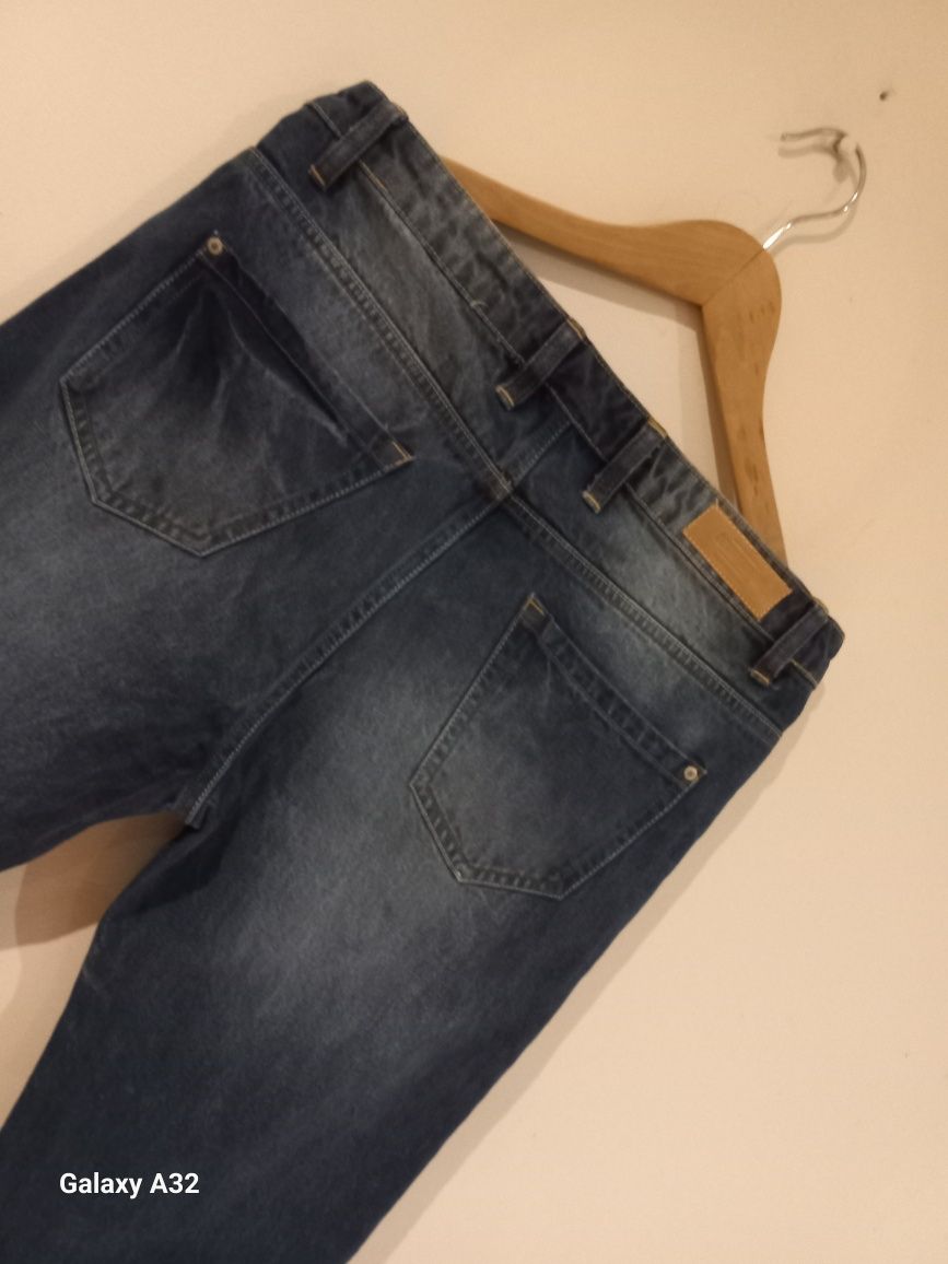 Spodnie jeansowe boyfrends fit. Nowe