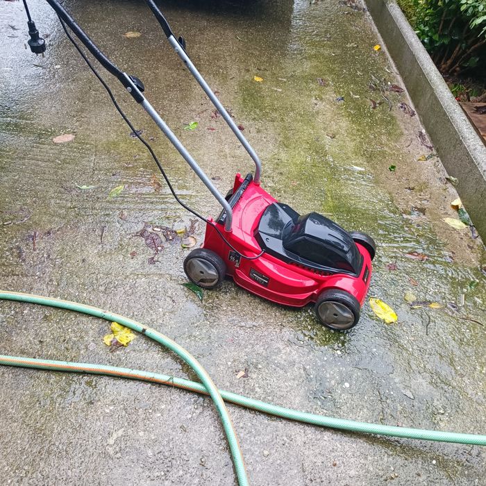 Corta relva eléctrico