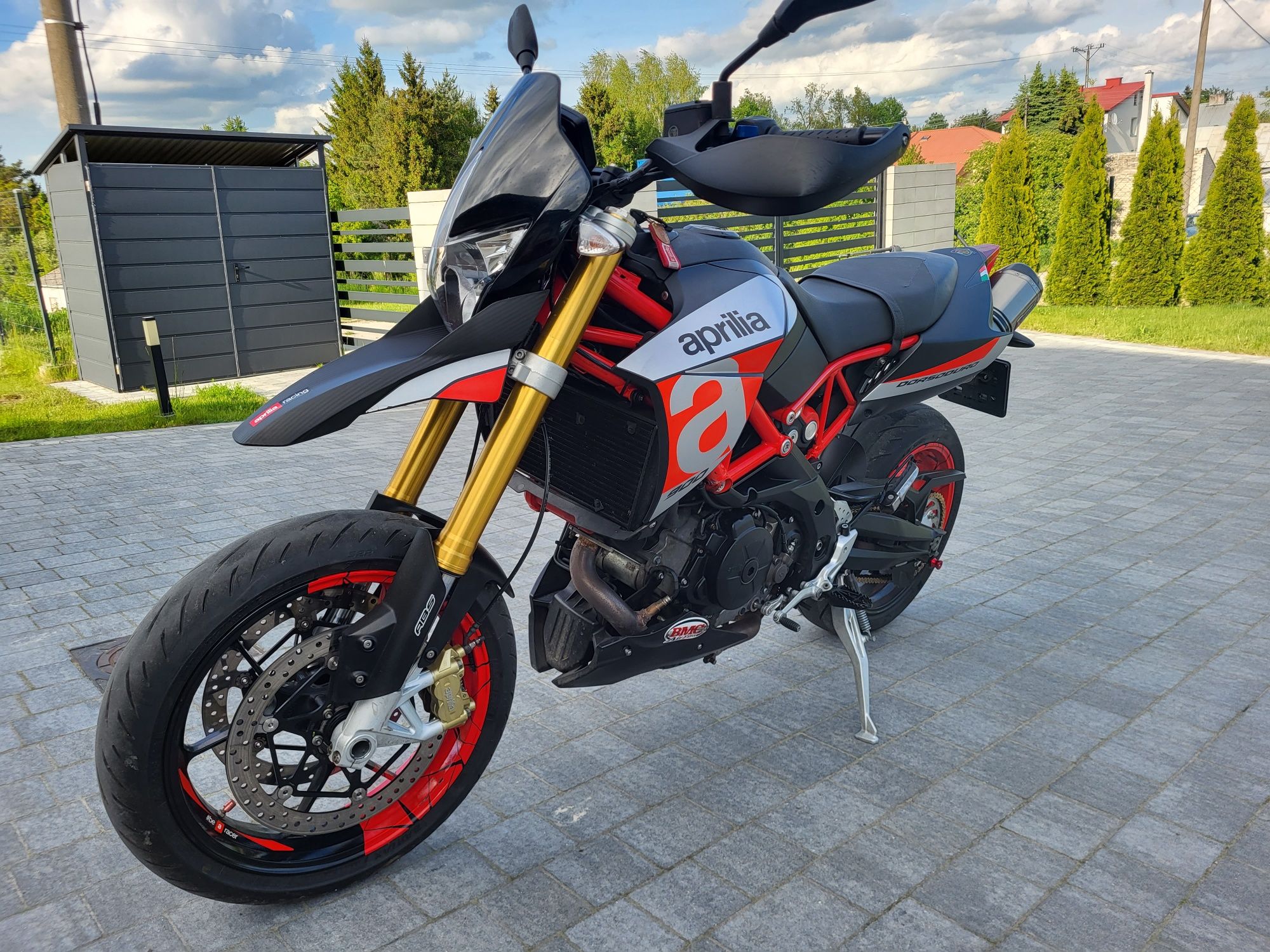 Aprilia Dorsoduro 900. 2020r Supermoto