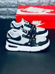 Кроссовки Nike мужские кожаные, последний размер 42 по скидке Найк