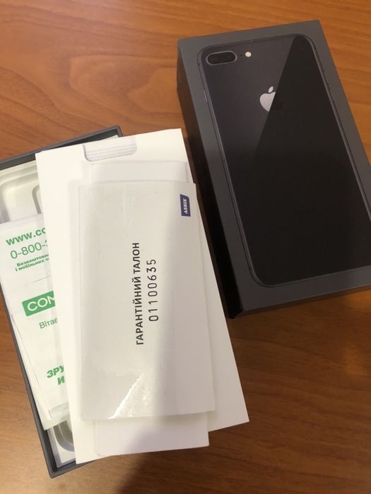 Продам айфон 8 +