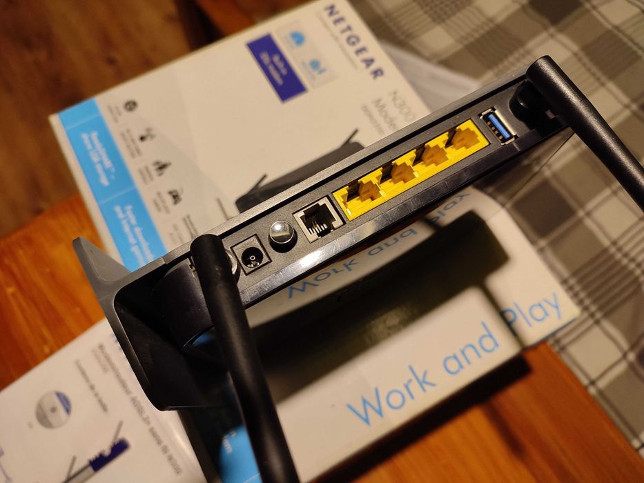 Router bezprzewodowy Netgear N300 ADSL2+