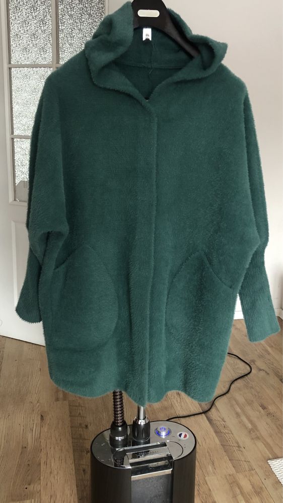 Płaszcz alpaka zielony z kapturem