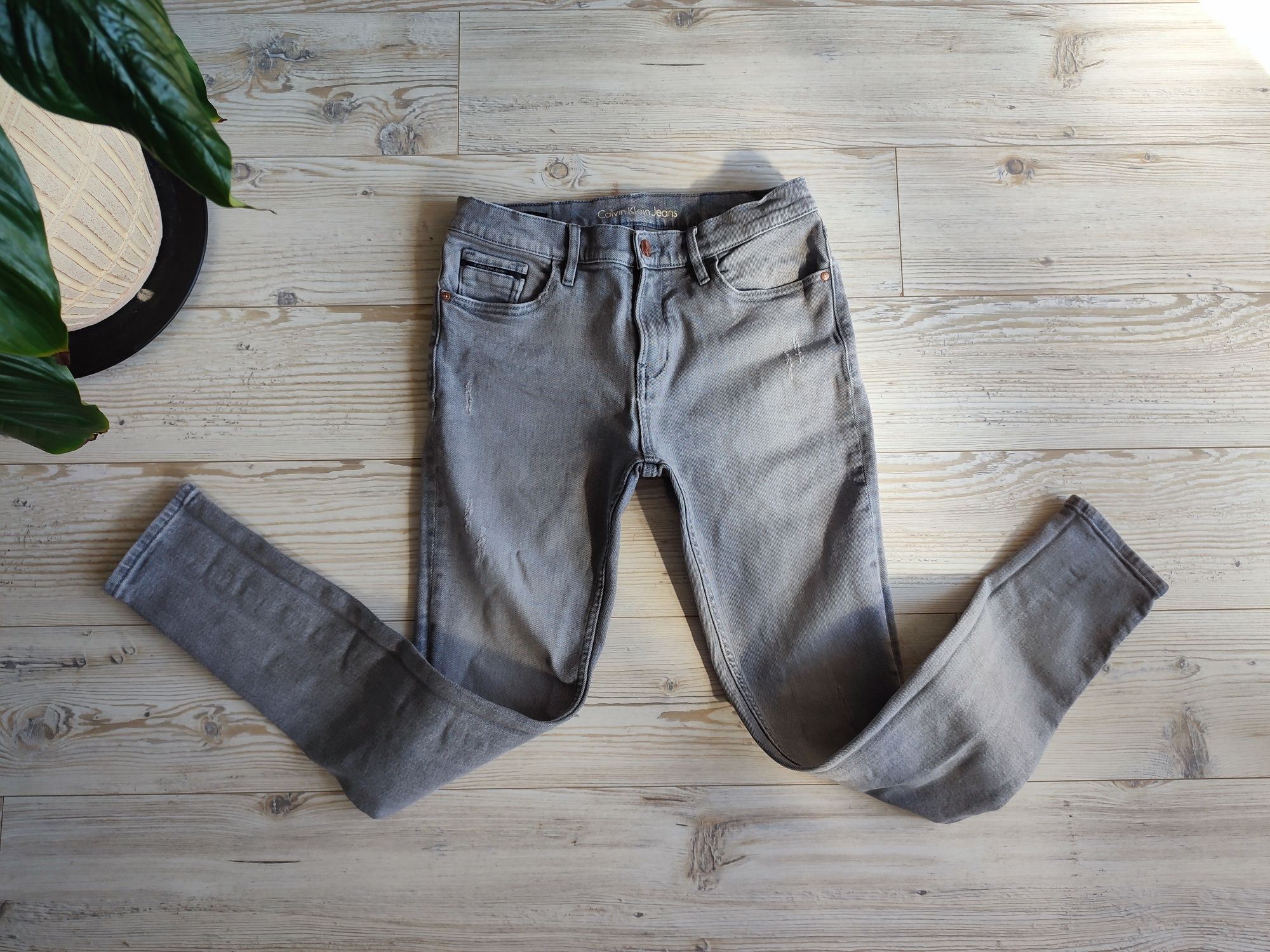 Calvin Klein Jeans szare Skinny High Rise r. 28/32