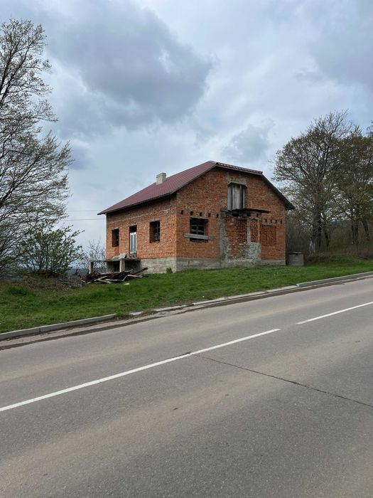 Продаж БУДИНКУ + 23 сотих землі 15км від м. Чернівці