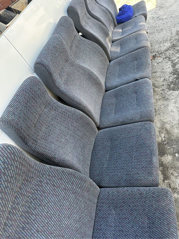 Автобустные сиденья откидные спинки