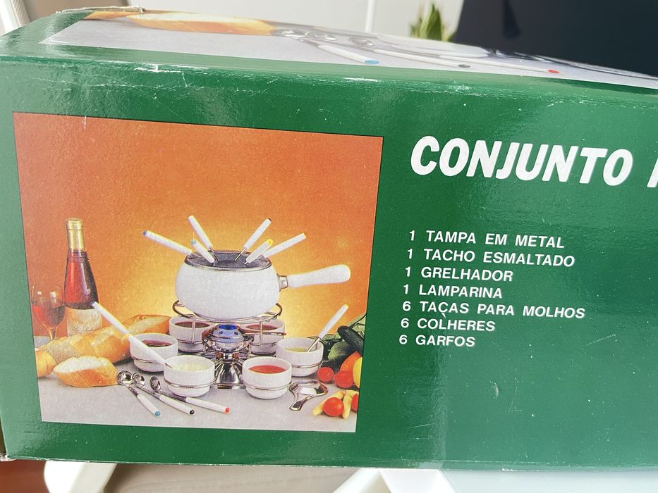 Conjunto de Fondue em caixa.