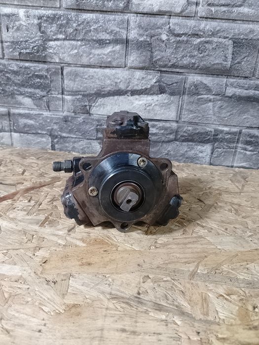 тнвд топливний насос A 611 070 05 01 Mercedes 2.2 dci