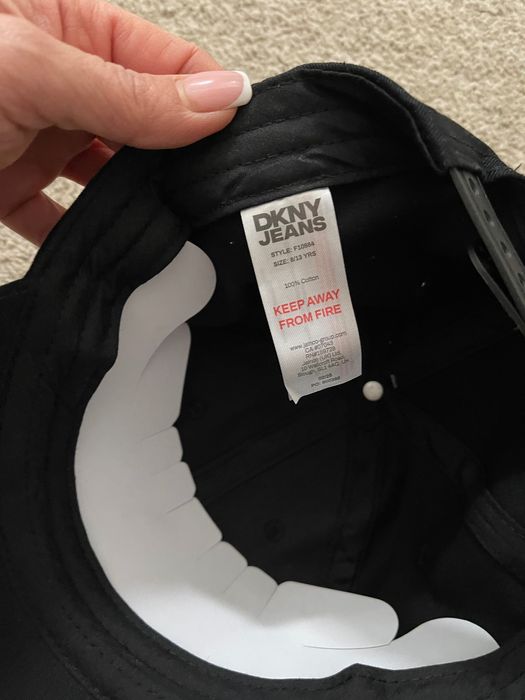 Czapka z daszkiem dkny unisex 8-12 lat