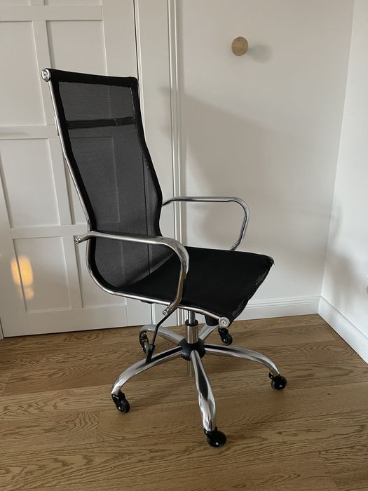 Крісло офісне чорне сітка, офісний стілець