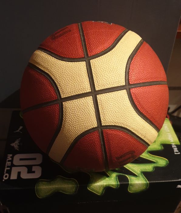 Piłka do koszykówki Molten D3500 rozm.6 outdoor