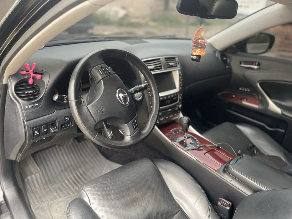 Lexus is250 на ПОЛНОМ приводе срочно