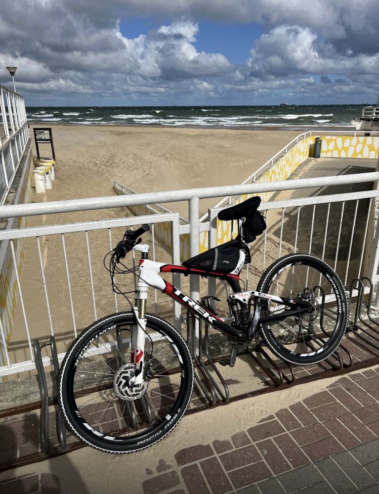 TREK Top Fuel 9.8 SL Evo Carbon – MTB XC | Full Suspension