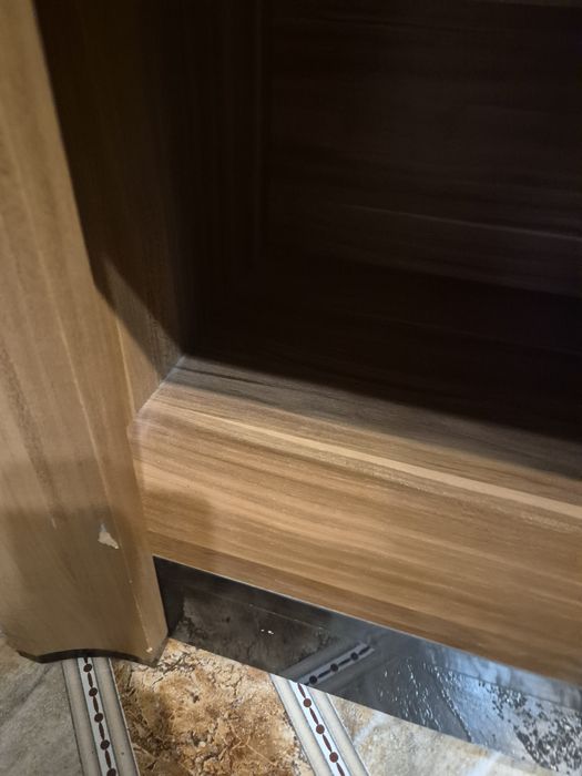 Szafka z przystawką i blatem górnym.