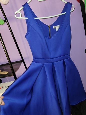 Przepiękna Niebieska sukienka granatowa