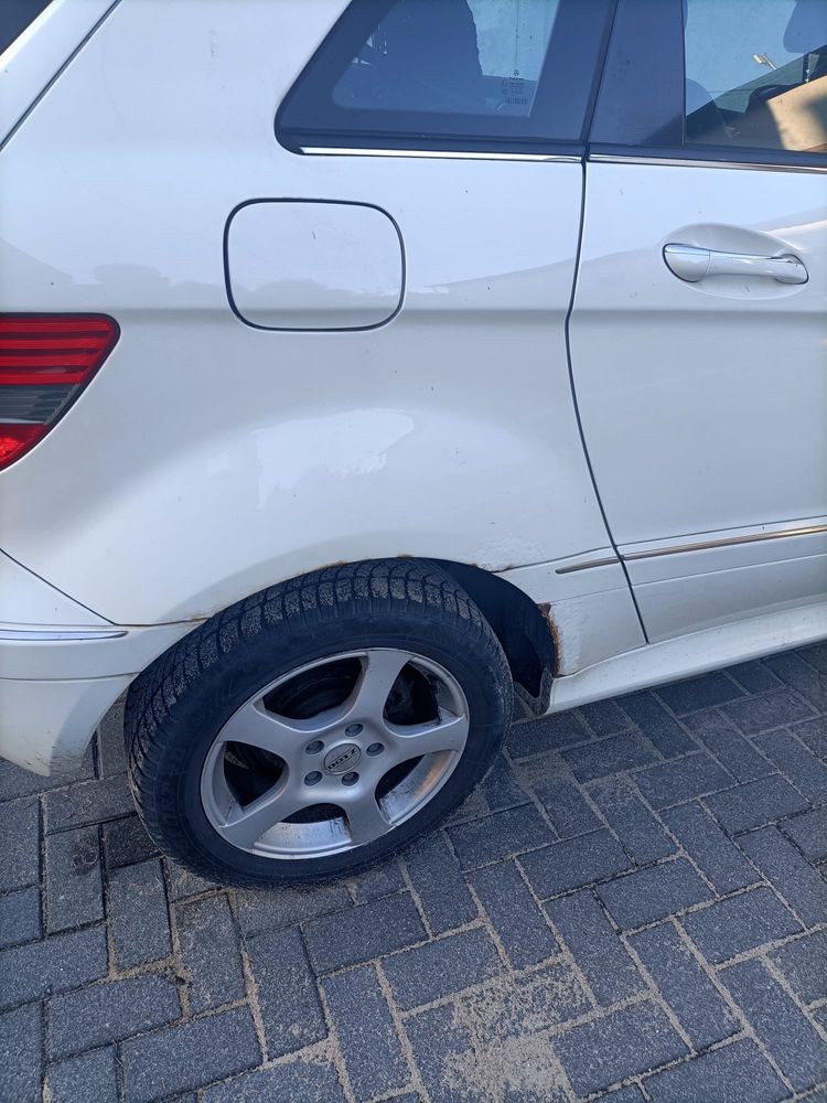 Mercedes B Klasa B200