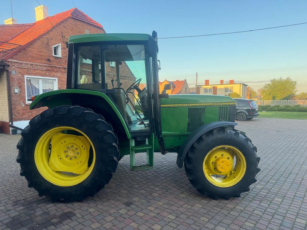 Ciągnik rolniczy JOHN DEERE 6200