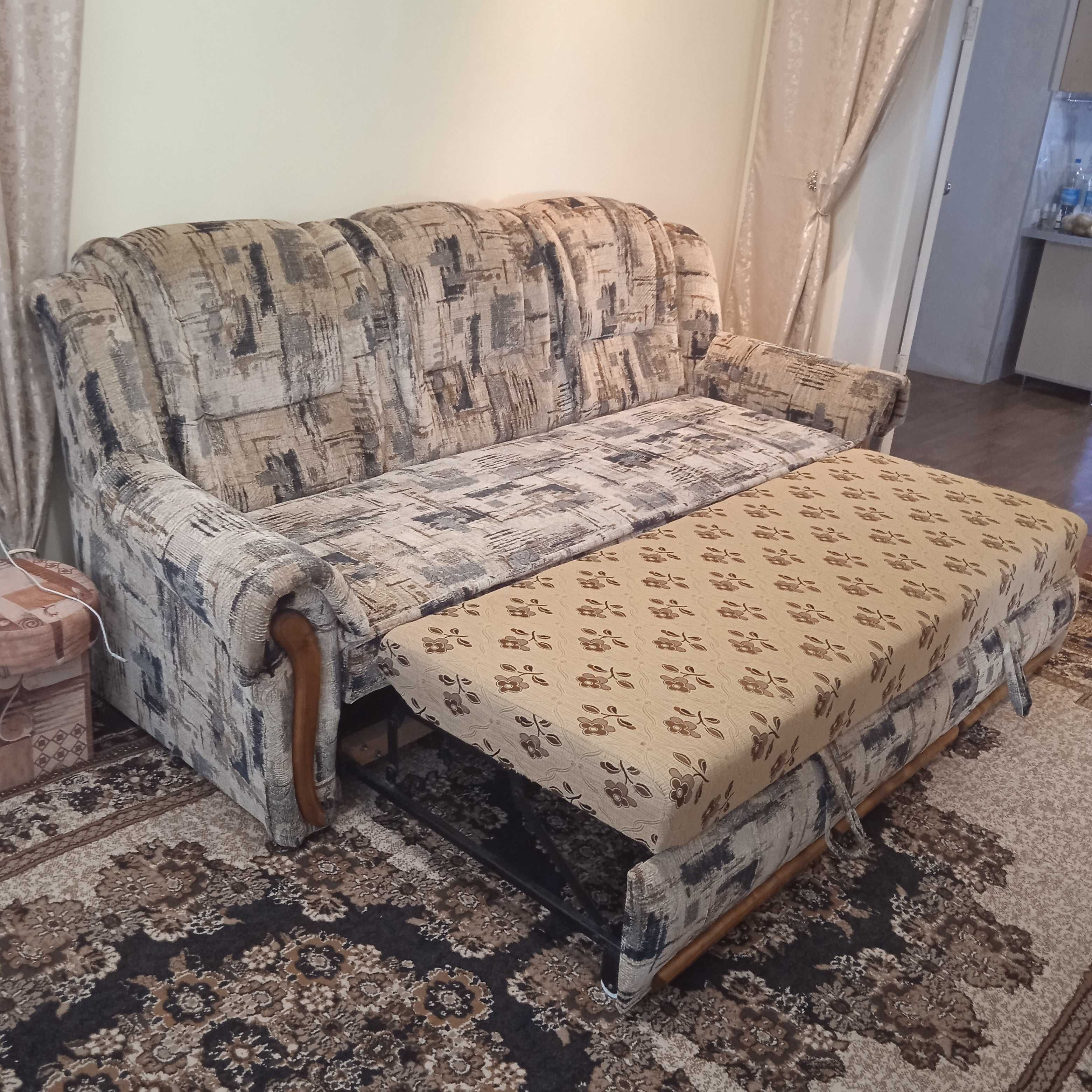 Продается диван раскладной бу ( мягкая мебель)