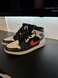 Nike dunk black red white