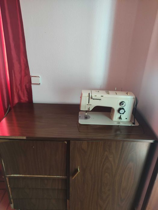 Máquina costura antiga