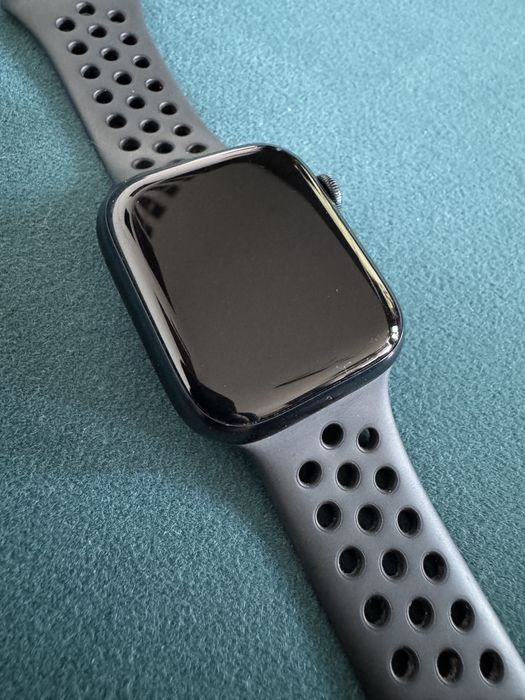 Apple Watch Series 7 Nike Edition GPS + Cellular 45 mm