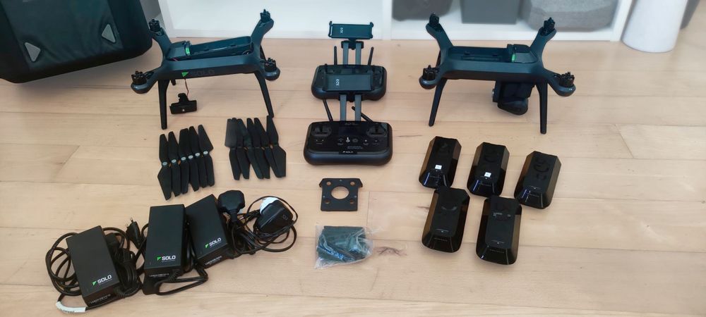 Drone 3DR Solo Completo + Extras (5 Baterias, 2 Comandos, Peças)
