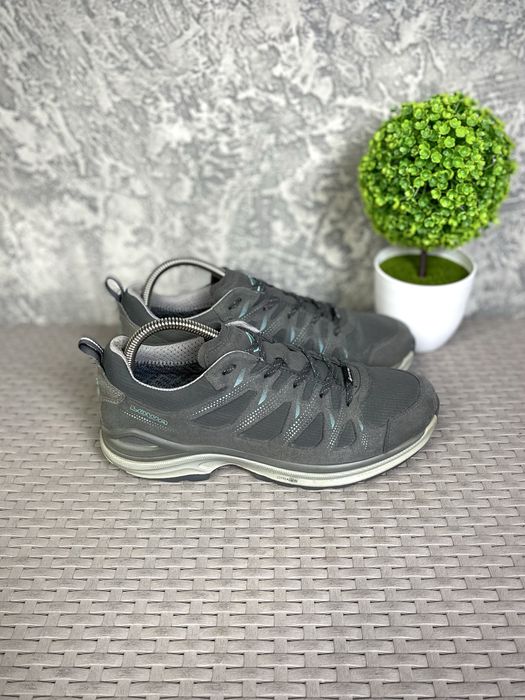 Lowa gore-tex кроссовки полуботинки 41 размер трекинговые серые