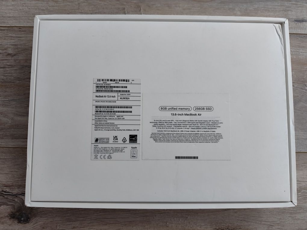 Macbook M2 8/256 Gb