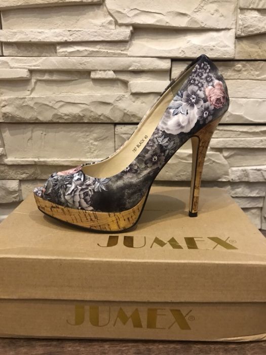 Buty bez palców w kwiaty