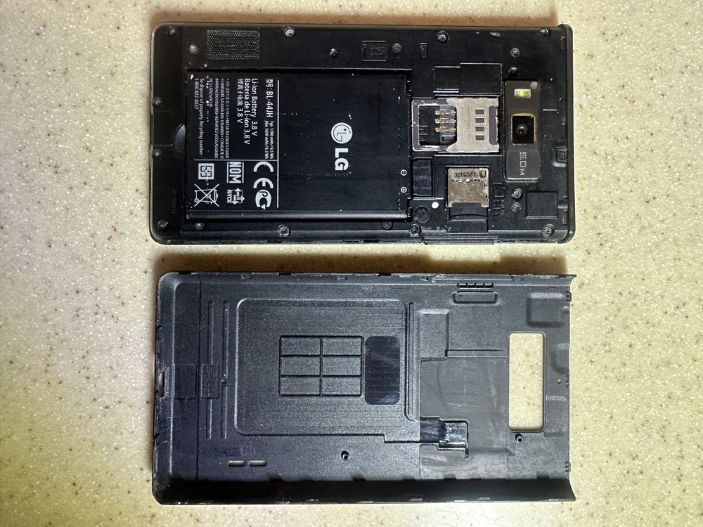 Мобильный телефон LG P705,