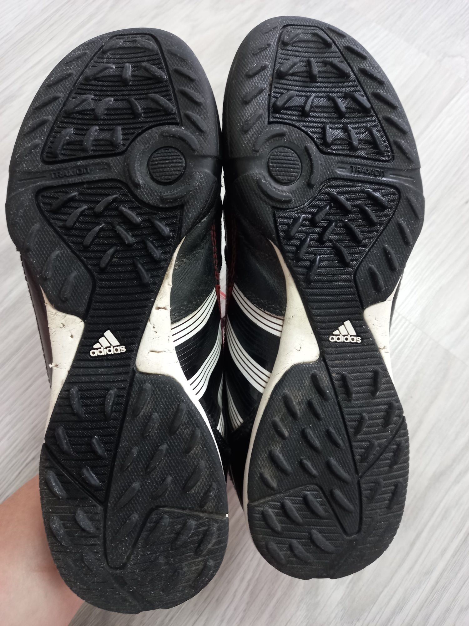 Сороконіжки Adidas Predator р.38 (копочки, бутси, бампи, кросівки)